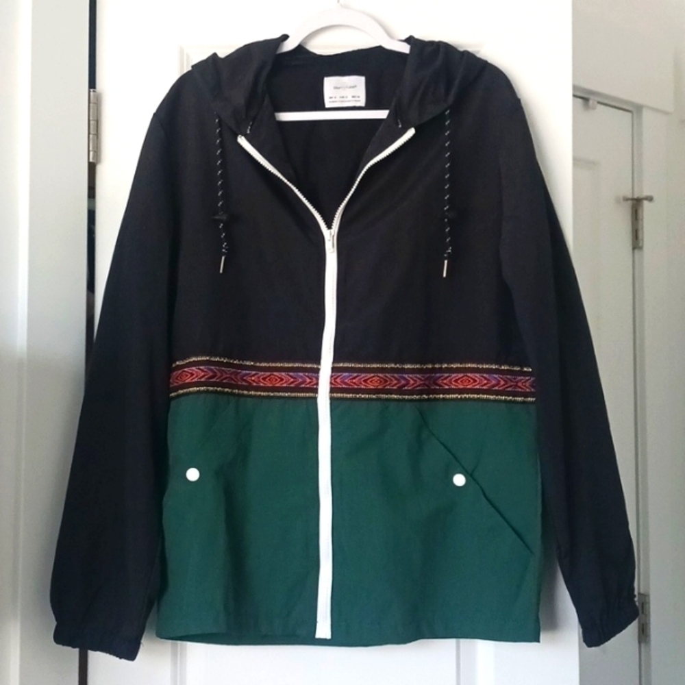 Craft + Flow Hooded Windbreaker